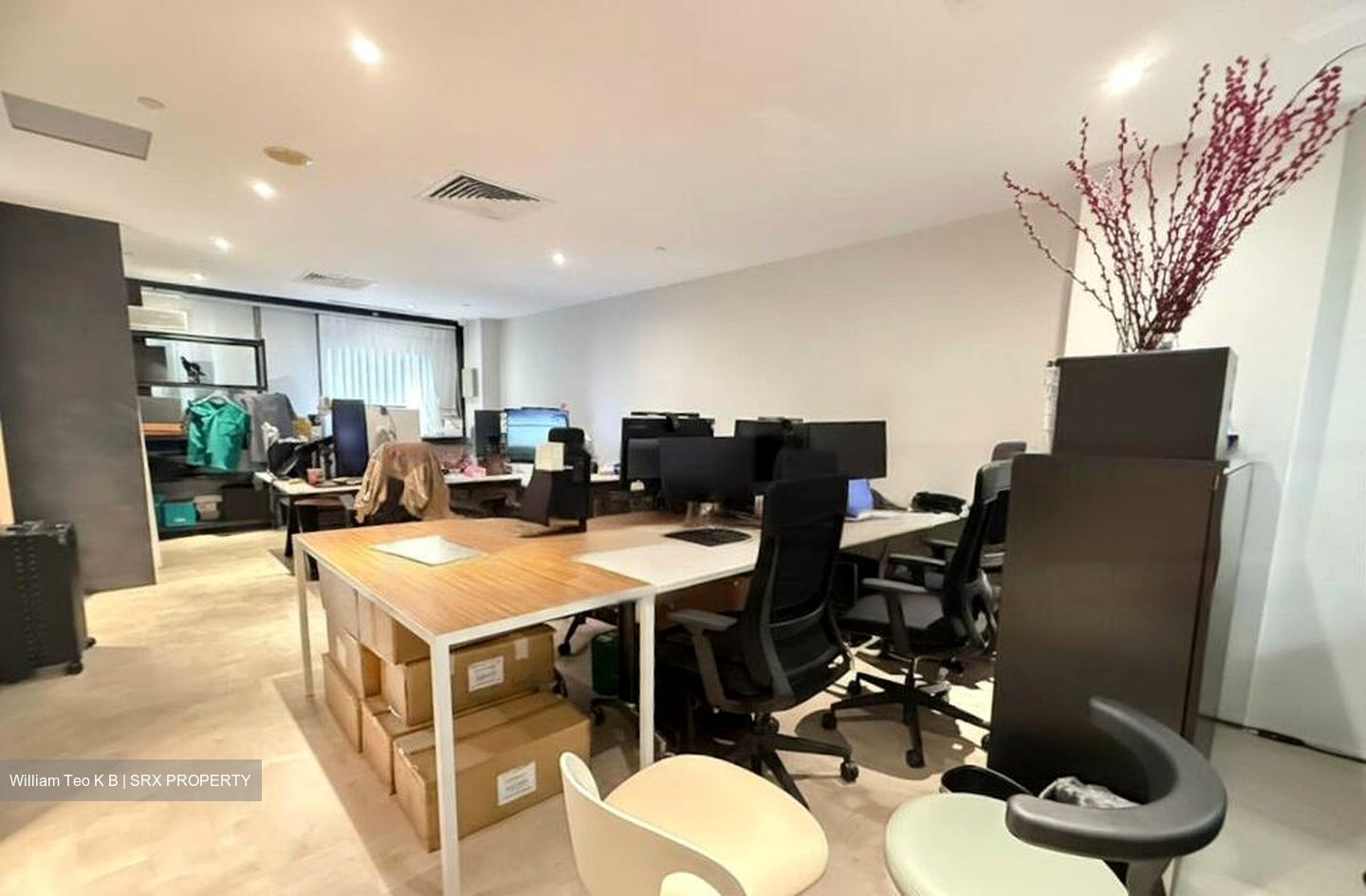 International Building (D9), Retail #485176671